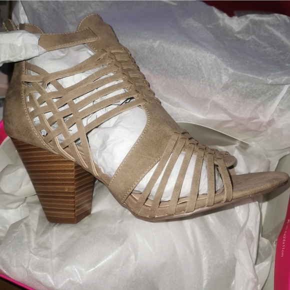 Thandie Taupe Caged Dress Sandals Size 11 - Picture 6 of 6